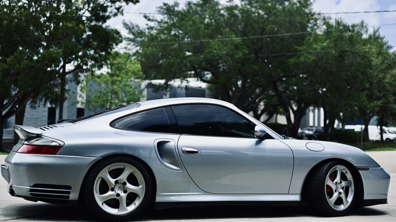 2001 Porsche 996 Turbo - Image 9 of 31