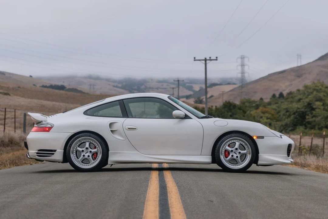 2001 Porsche 996 Turbo - Image 12 of 31