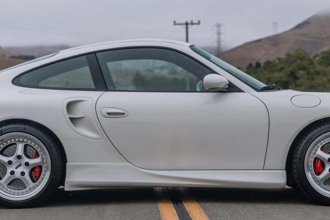 2001 Porsche 996 Turbo - Image 24 of 31