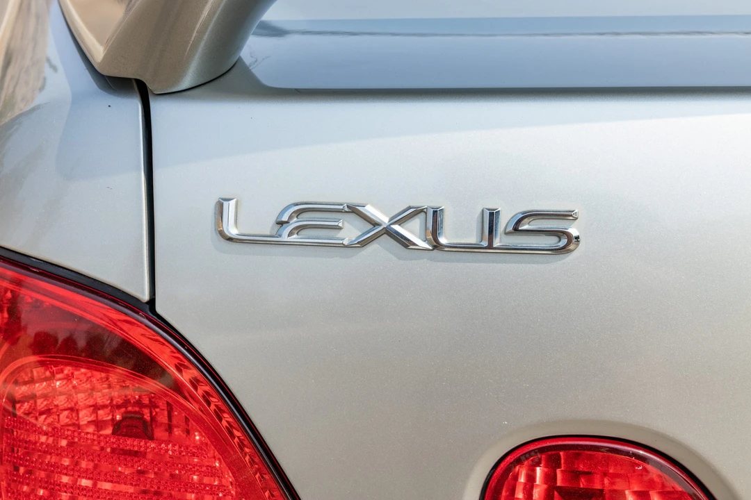 2002 Lexus GS 2nd Gen - Image 30 of 31