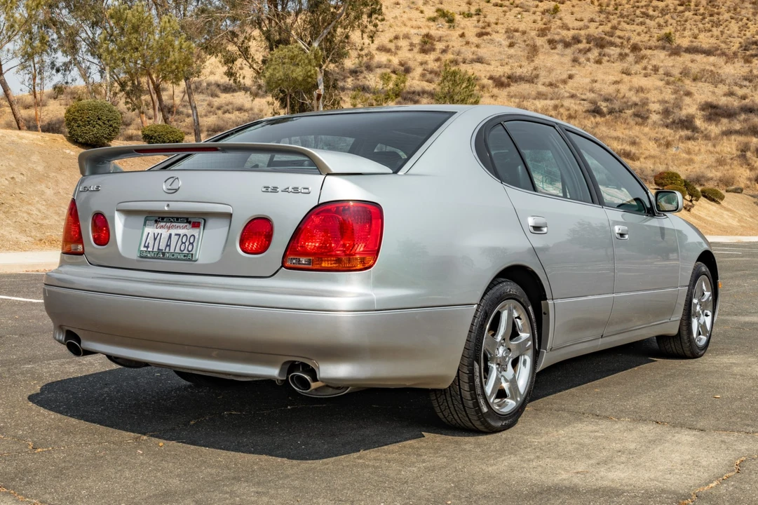2002 Lexus GS 2nd Gen - Image 11 of 31