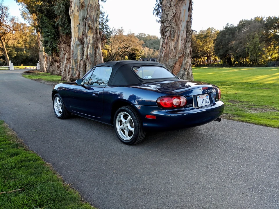 2002 Mazda NB MX-5 Miata - Image 4 of 31