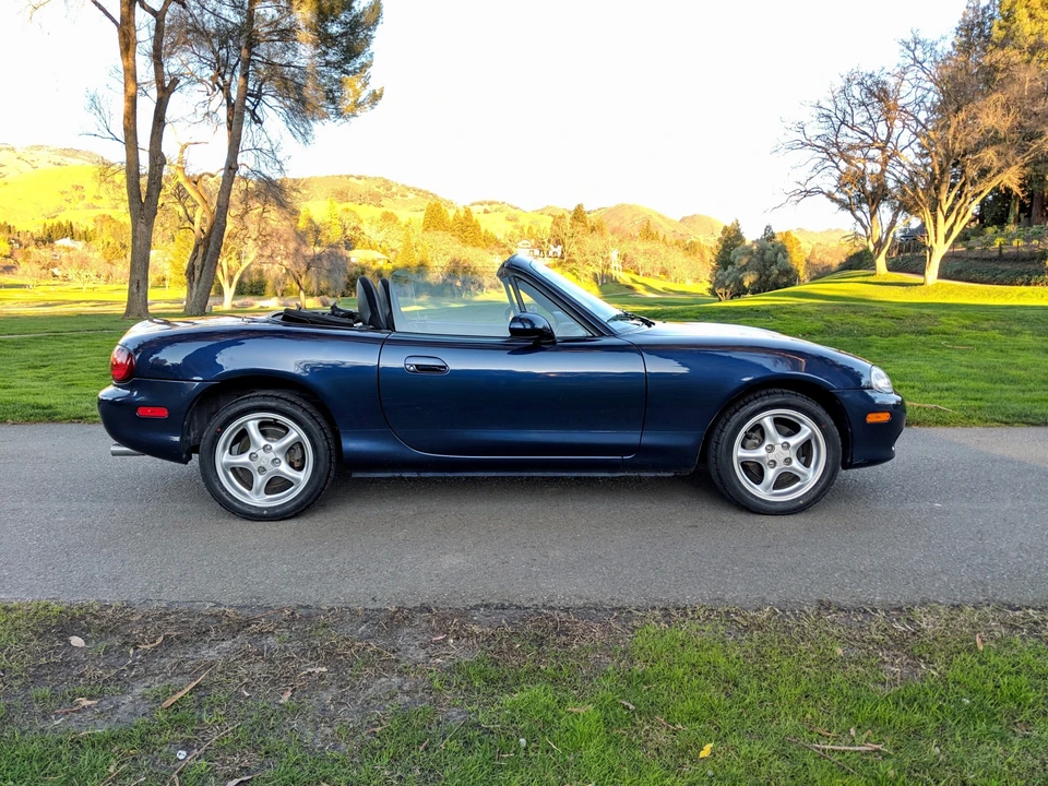 2002 Mazda NB MX-5 Miata - Image 19 of 31