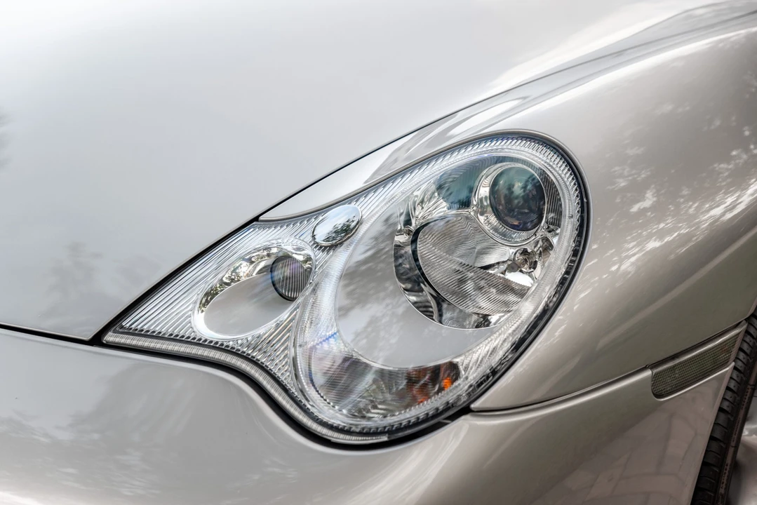 2002 Porsche 996 Carrera - Image 10 of 31