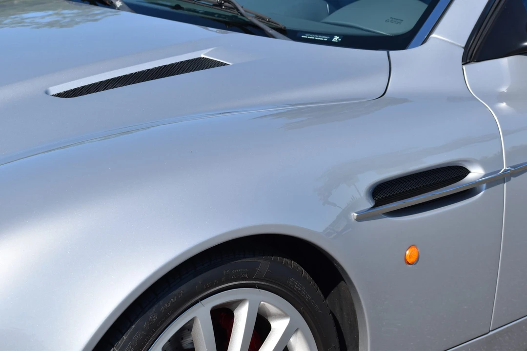 2003 Aston Martin Vanquish 1st Gen - Image 23 of 31