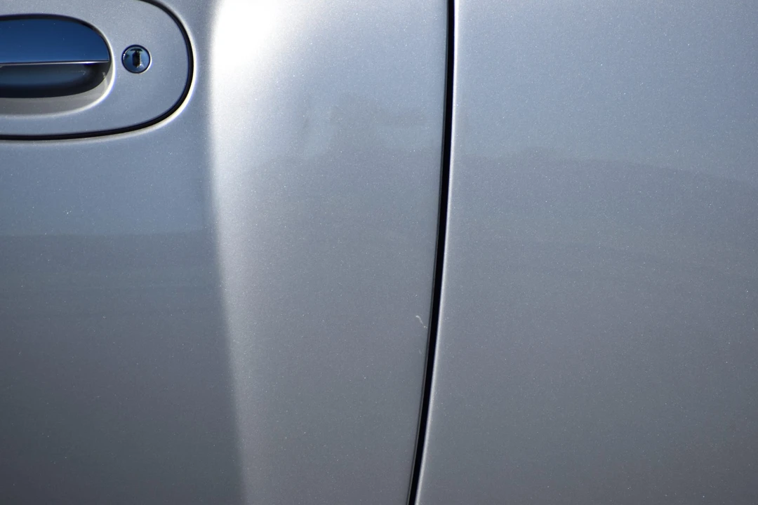 2003 Aston Martin Vanquish 1st Gen - Image 15 of 31