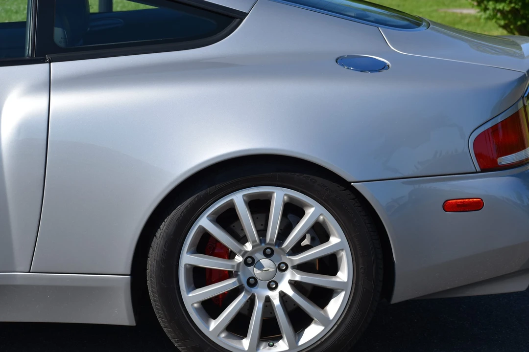 2003 Aston Martin Vanquish 1st Gen - Image 18 of 31