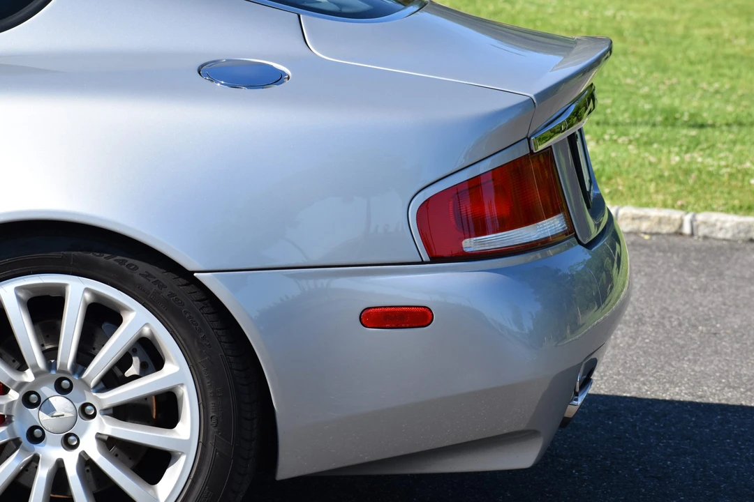 2003 Aston Martin Vanquish 1st Gen - Image 19 of 31