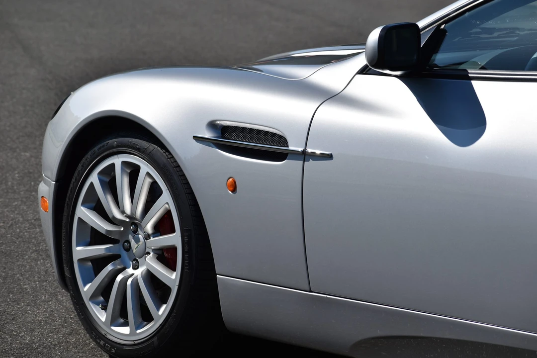 2003 Aston Martin Vanquish 1st Gen - Image 12 of 31