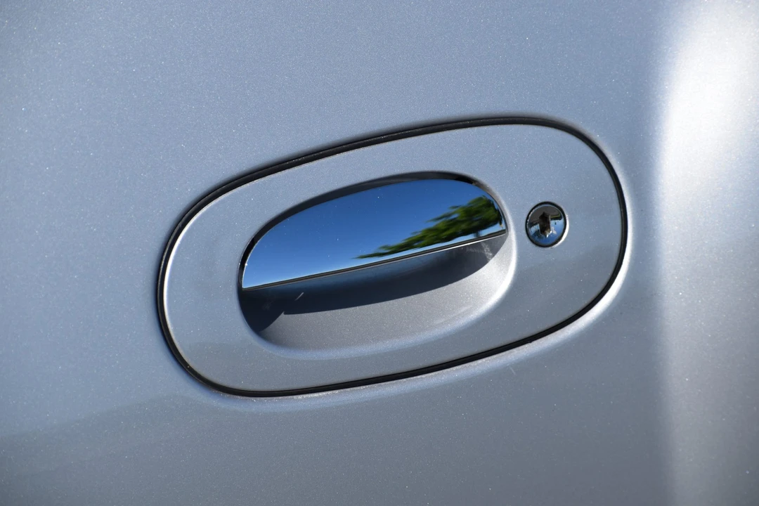 2003 Aston Martin Vanquish 1st Gen - Image 30 of 31