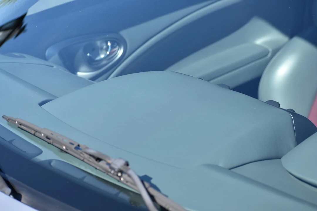 2003 Aston Martin Vanquish 1st Gen - Image 27 of 31