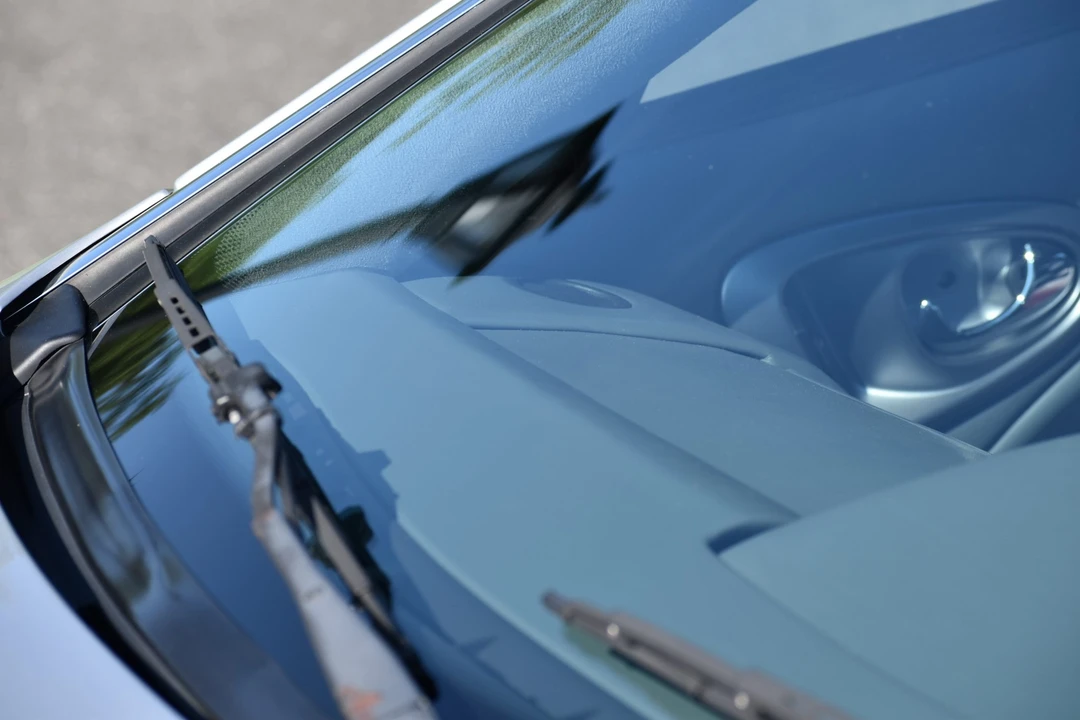 2003 Aston Martin Vanquish 1st Gen - Image 26 of 31