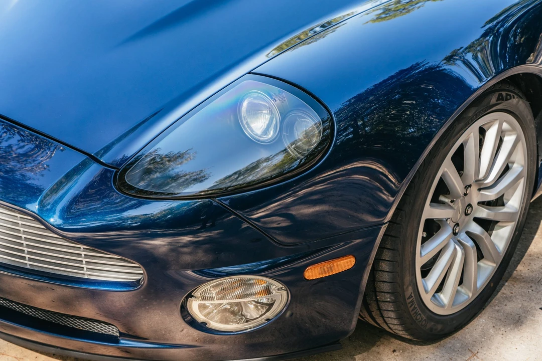 2003 Aston Martin Vanquish 1st Gen - Image 16 of 31
