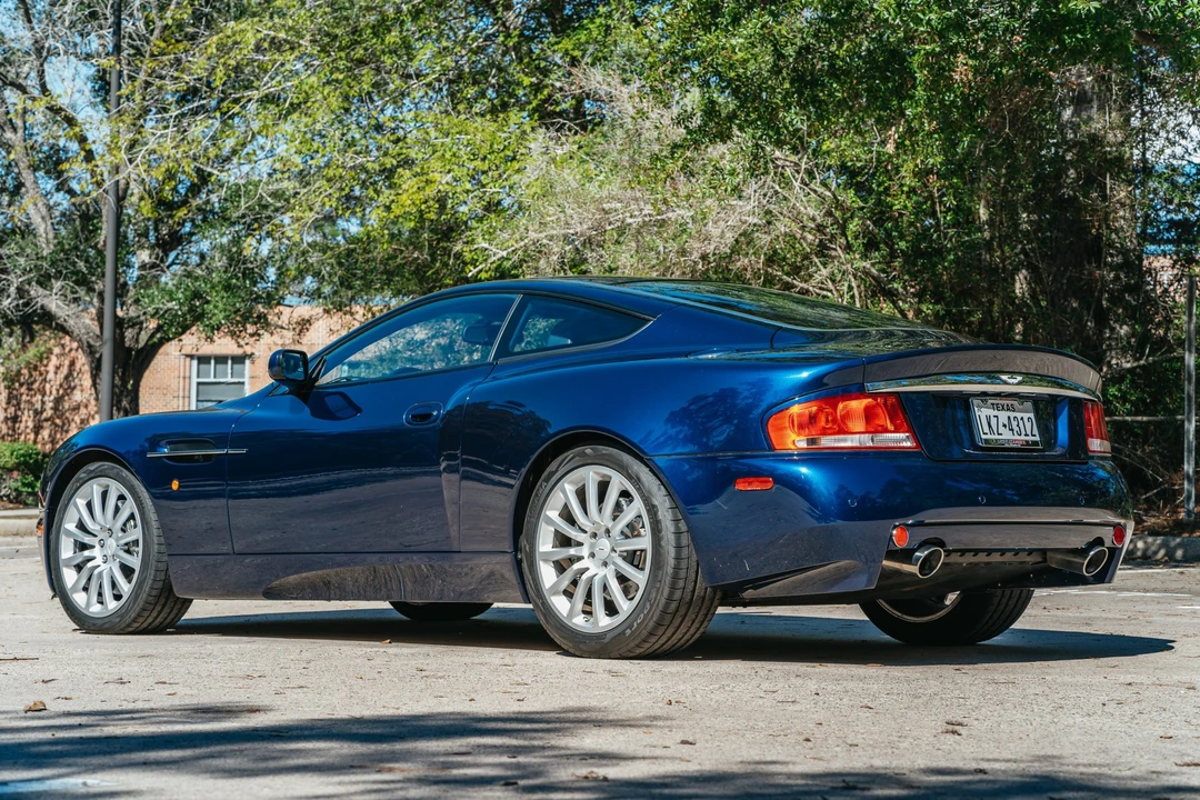 2003 Aston Martin Vanquish 1st Gen - Image 12 of 31