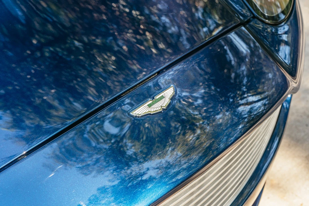 2003 Aston Martin Vanquish 1st Gen - Image 19 of 31