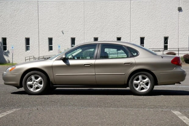 2003 Ford Taurus 4th Gen - Image 3 of 7