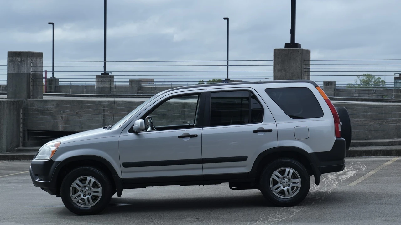 2003 Honda CR-V 2nd Gen - Image 10 of 31