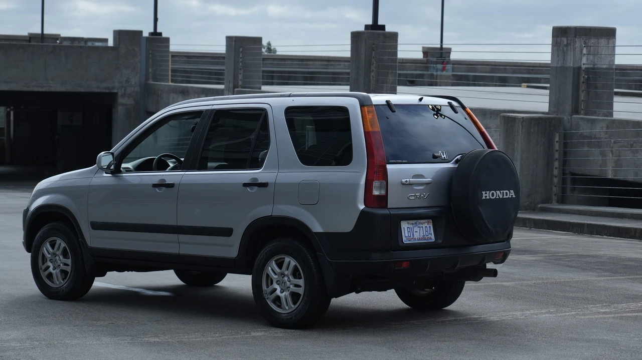 2003 Honda CR-V 2nd Gen - Image 15 of 31