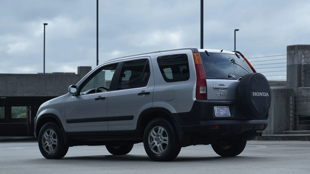 2003 Honda CR-V 2nd Gen - Image 14 of 31