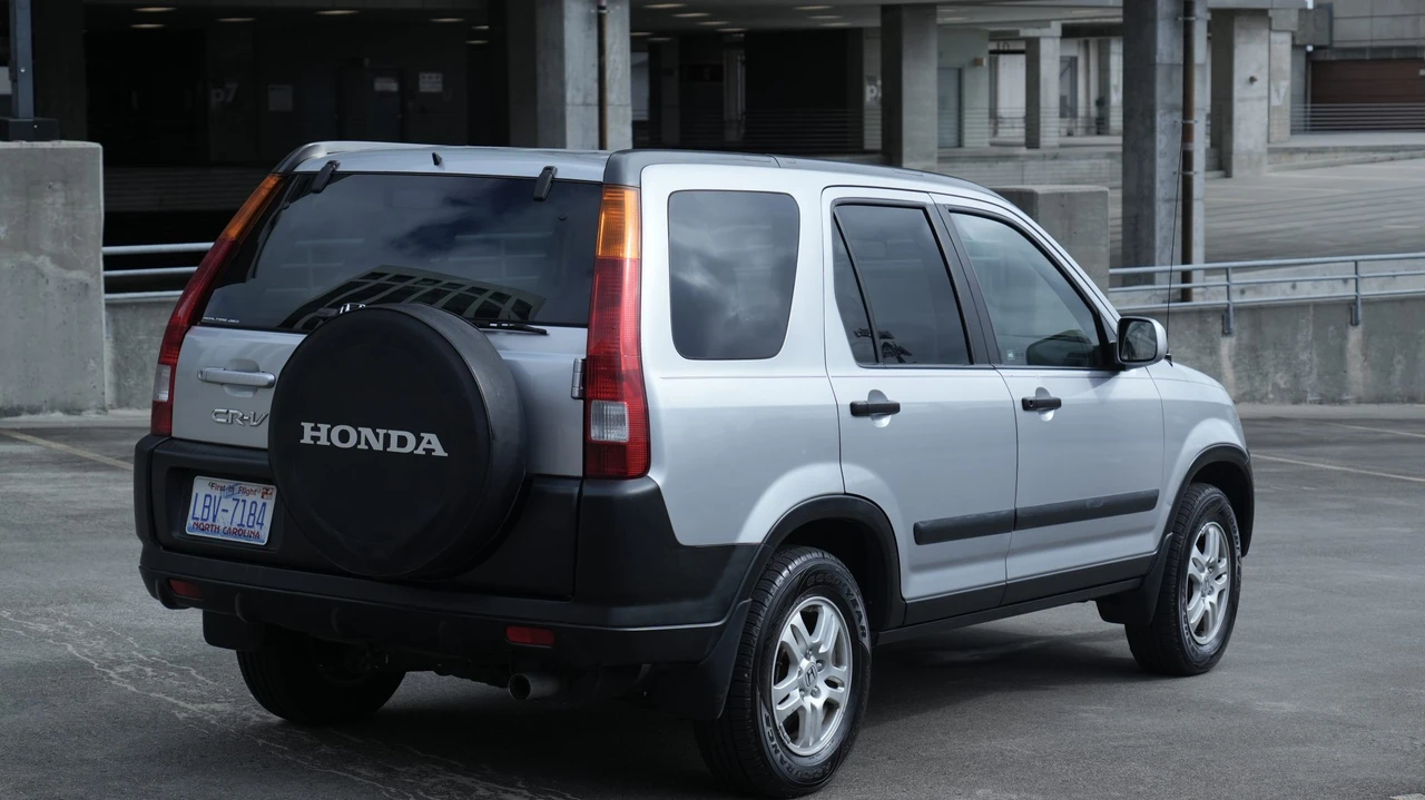 2003 Honda CR-V 2nd Gen - Image 17 of 31