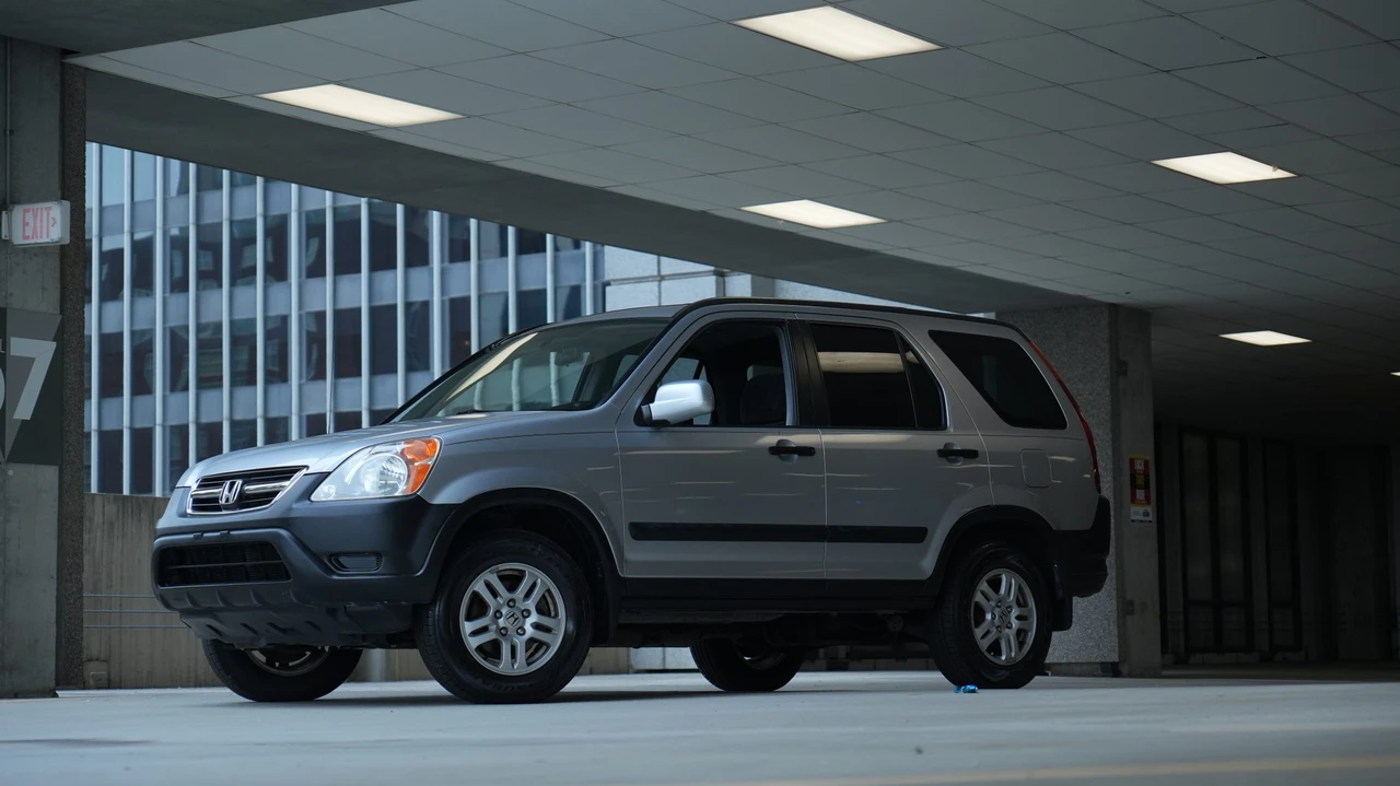 2003 Honda CR-V 2nd Gen - Image 5 of 31