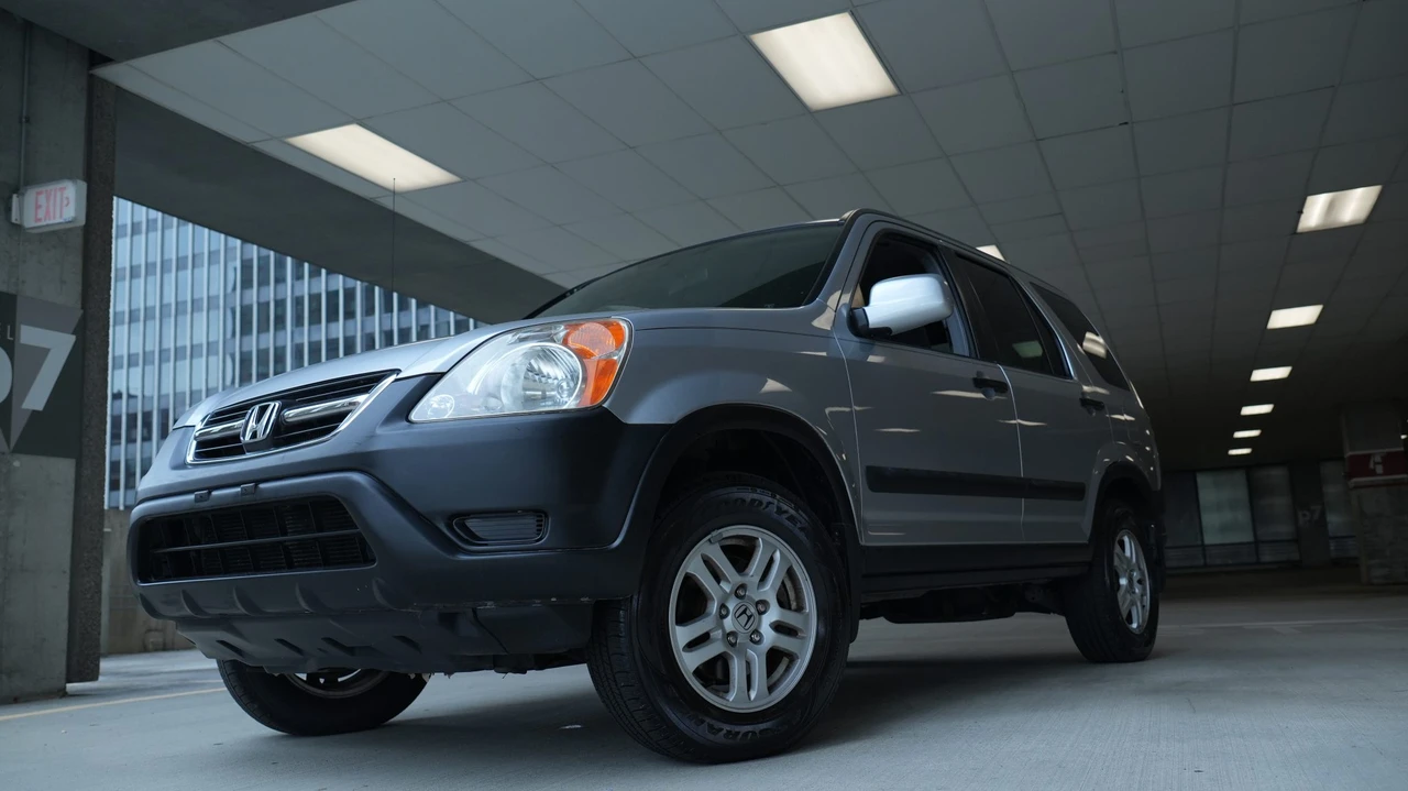 2003 Honda CR-V 2nd Gen - Image 4 of 31