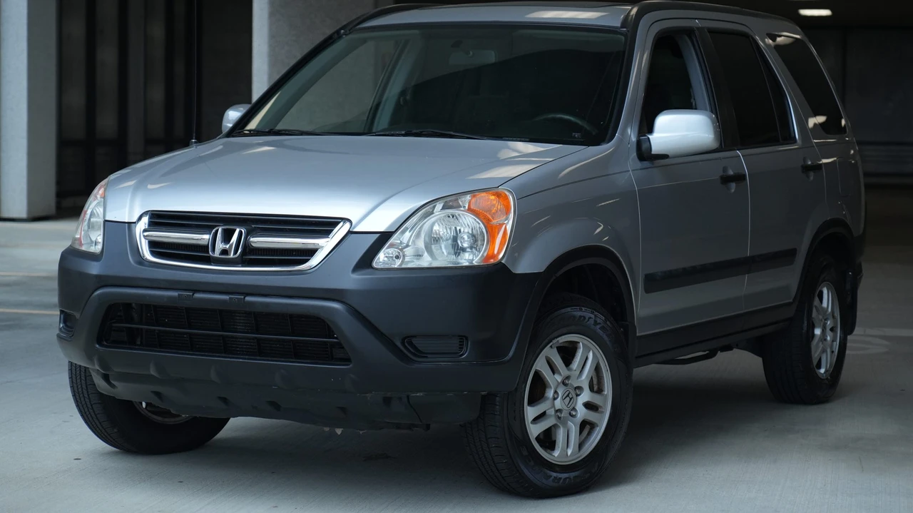 2003 Honda CR-V 2nd Gen - Image 3 of 31