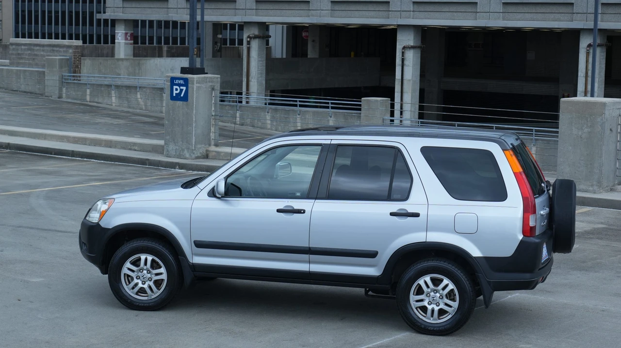 2003 Honda CR-V 2nd Gen - Image 12 of 31