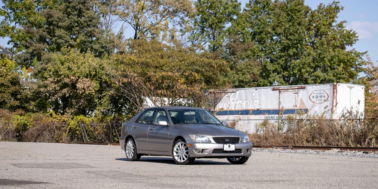 2003 Lexus IS 1st Gen - Image 7 of 31