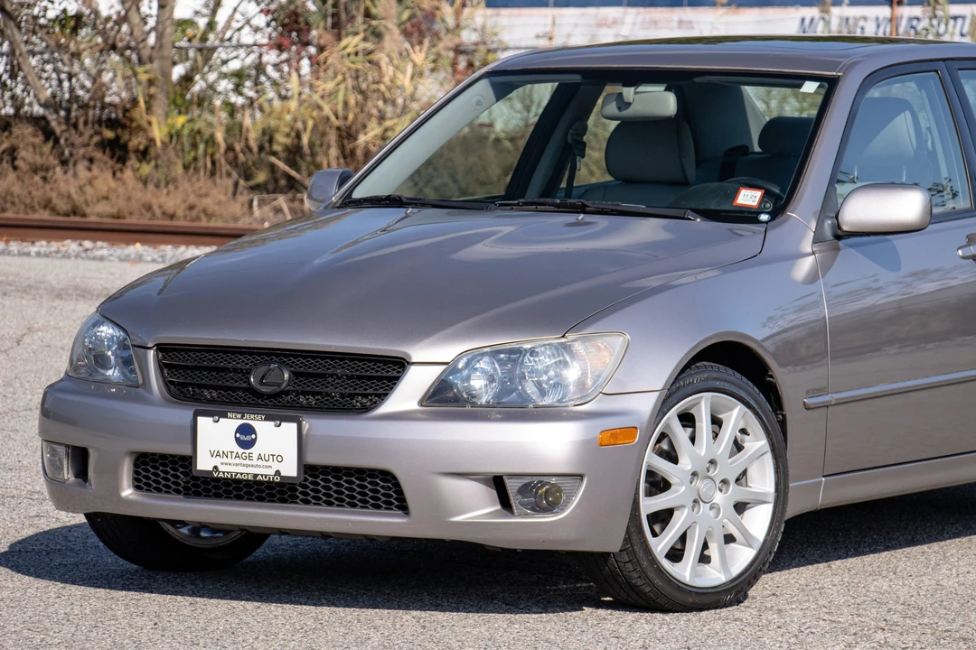 2003 Lexus IS 1st Gen - Image 26 of 31