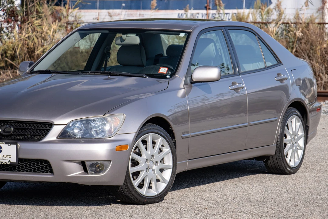 2003 Lexus IS 1st Gen - Image 25 of 31