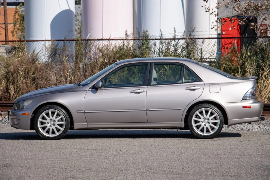 2003 Lexus IS 1st Gen - Image 20 of 31