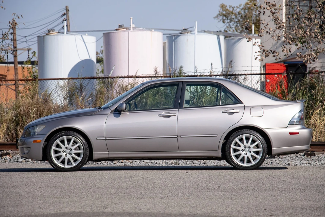 2003 Lexus IS 1st Gen - Image 21 of 31