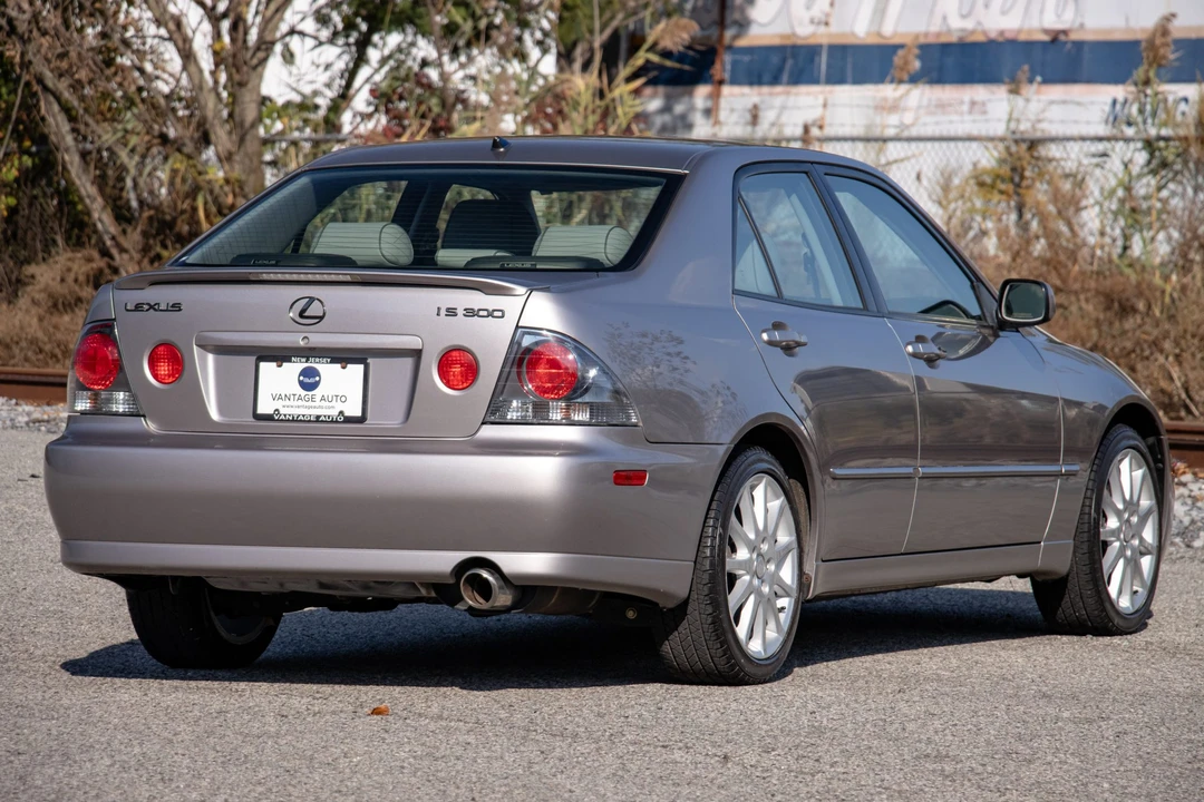 2003 Lexus IS 1st Gen - Image 13 of 31