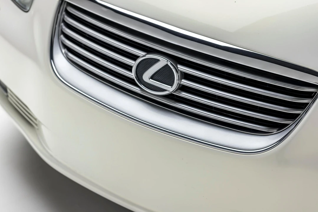2004 Lexus SC430 - Image 23 of 31