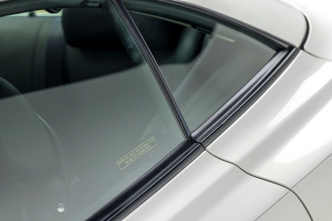 2004 Lexus SC430 - Image 26 of 31