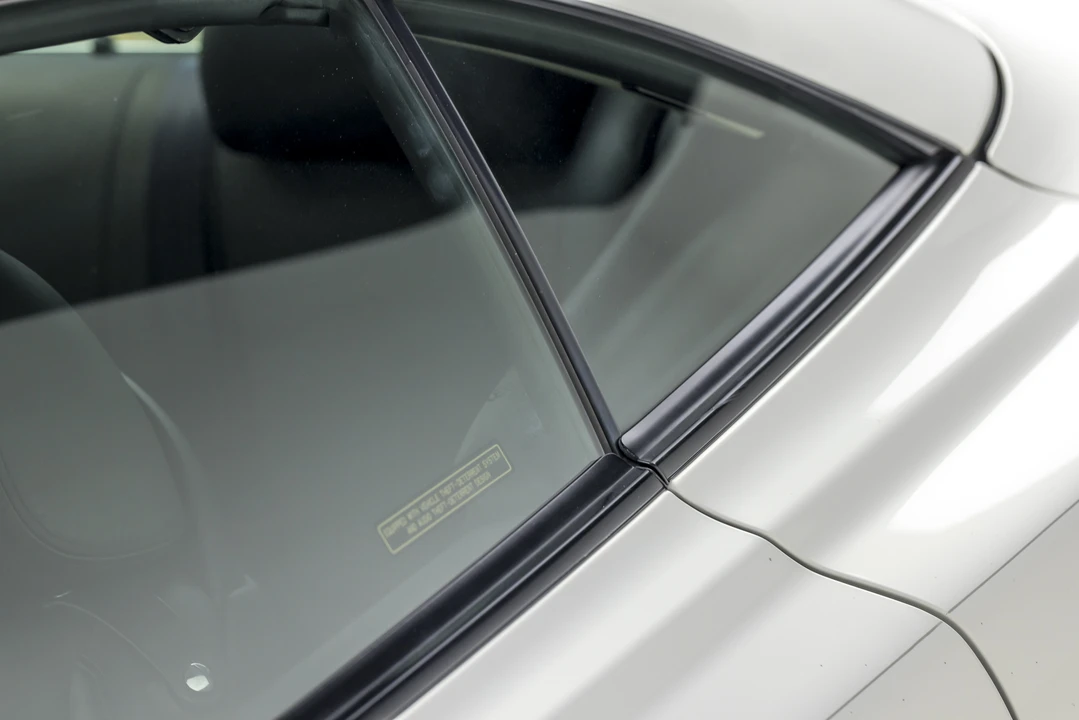 2004 Lexus SC430 - Image 28 of 31