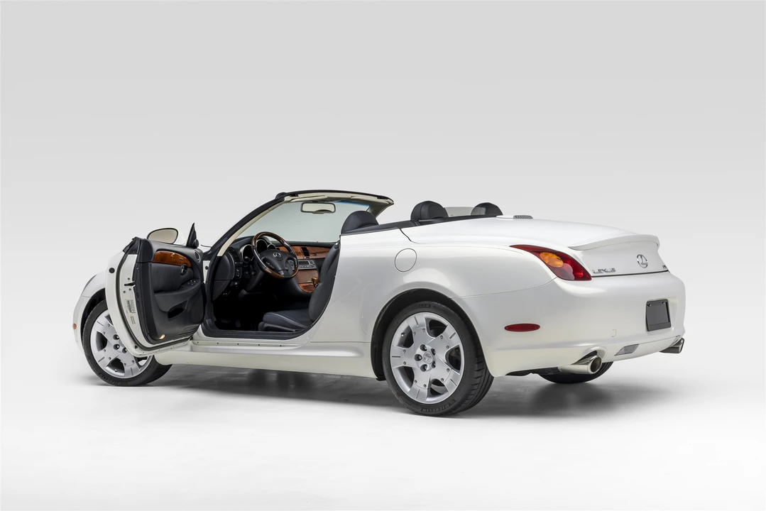 2004 Lexus SC430 - Image 9 of 31