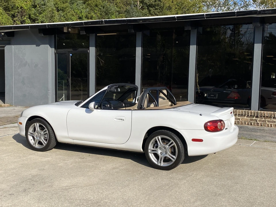 2004 Mazda NB MX-5 Miata - Image 10 of 31