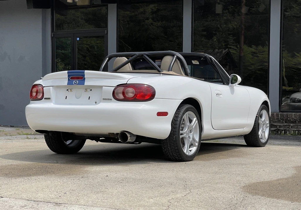 2004 Mazda NB MX-5 Miata - Image 9 of 31