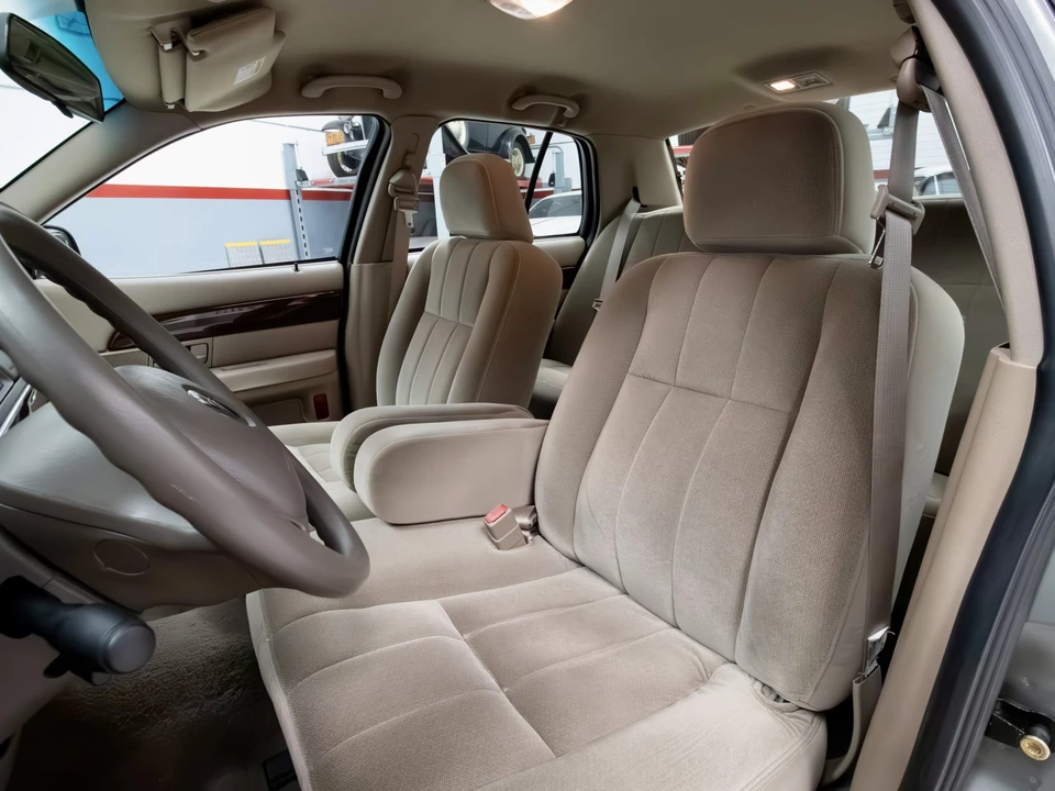 2004 Mercury Grand Marquis - Image 28 of 31