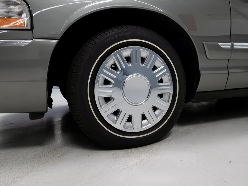 2004 Mercury Grand Marquis - Image 27 of 31