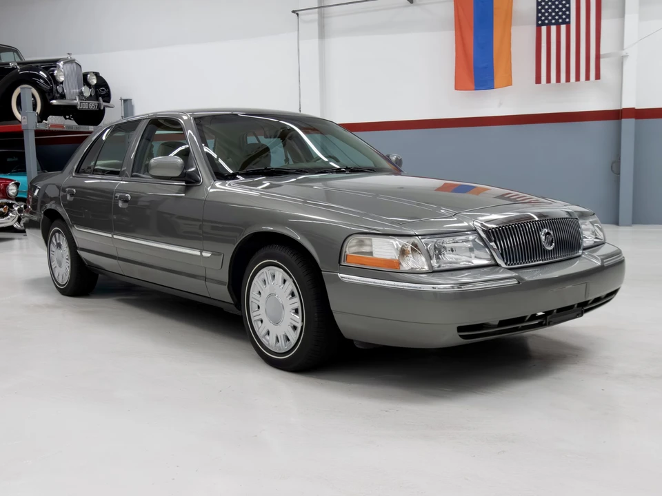 2004 Mercury Grand Marquis - Image 8 of 31