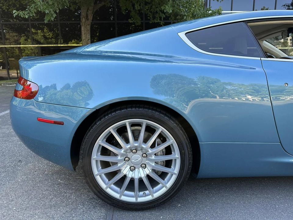 2005 Aston Martin DB9 - Image 27 of 31