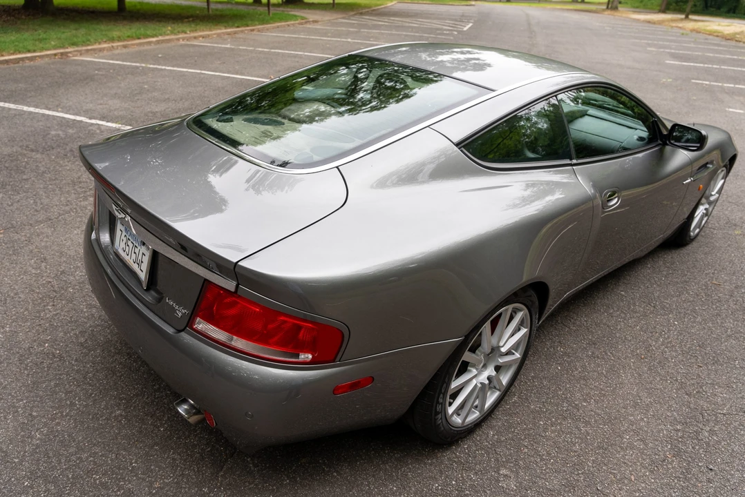 2005 Aston Martin Vanquish 1st Gen - Image 22 of 31