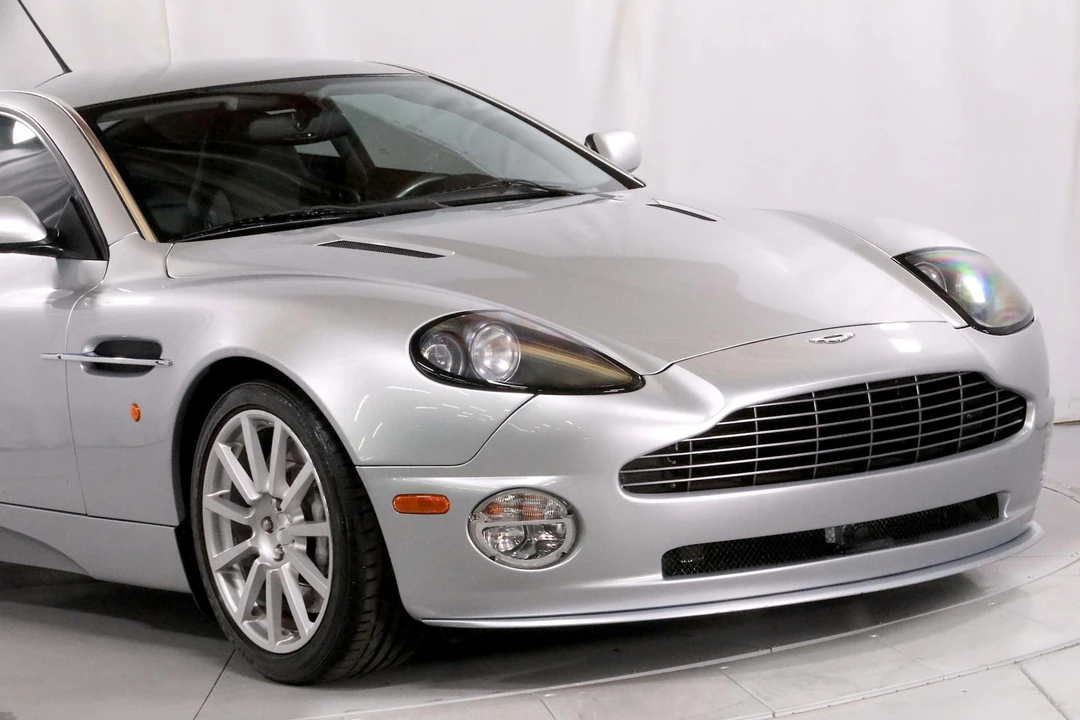 2005 Aston Martin Vanquish 1st Gen - Image 17 of 31
