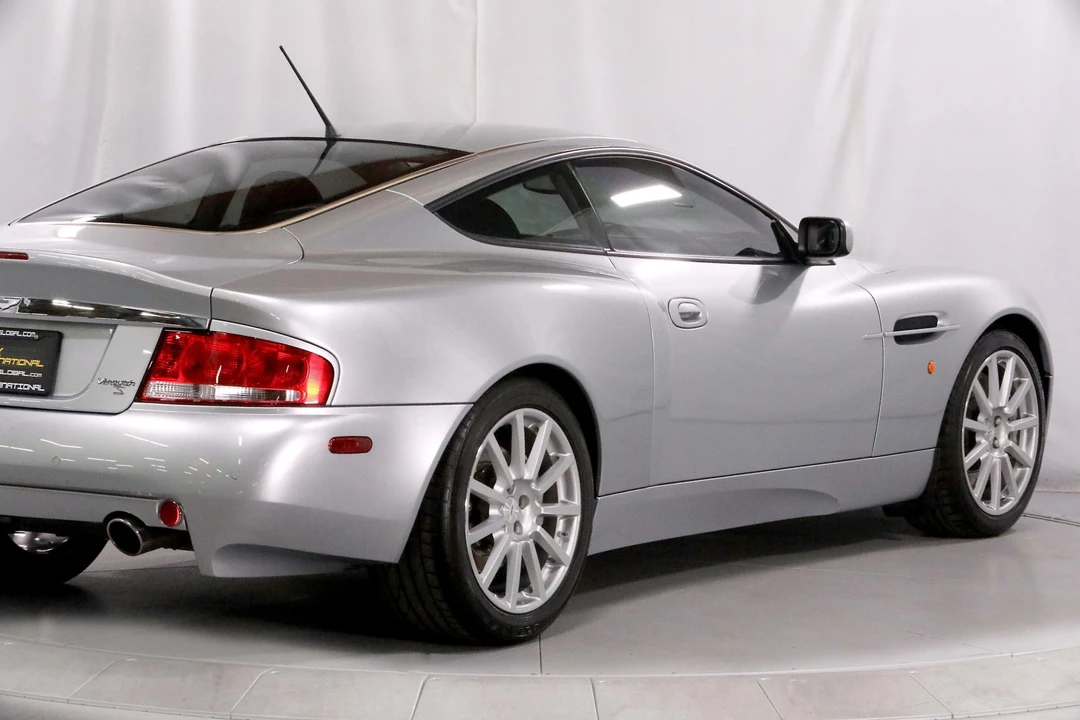2005 Aston Martin Vanquish 1st Gen - Image 13 of 31