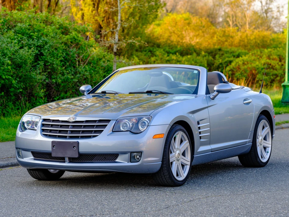 2005 Chrysler Crossfire - Image 2 of 31