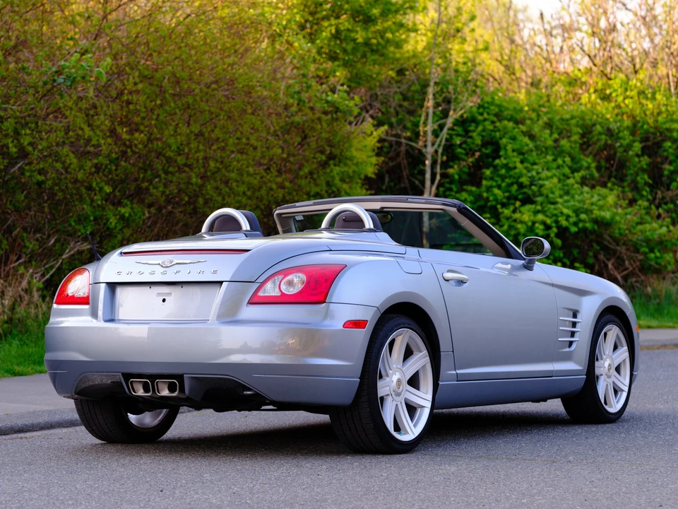 2005 Chrysler Crossfire - Image 6 of 31