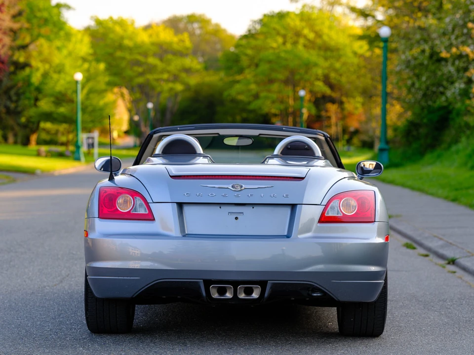 2005 Chrysler Crossfire - Image 8 of 31